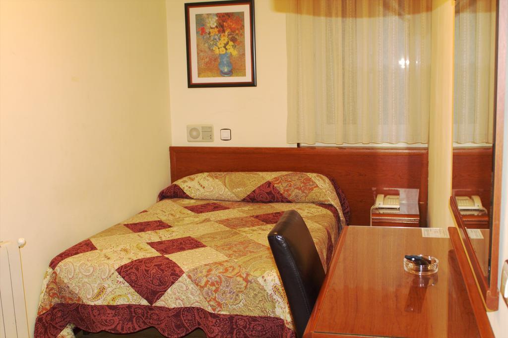 Hotel San Glorio Santander Bilik gambar