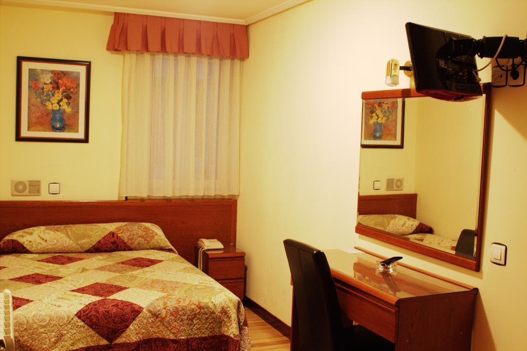 Hotel San Glorio Santander Bilik gambar